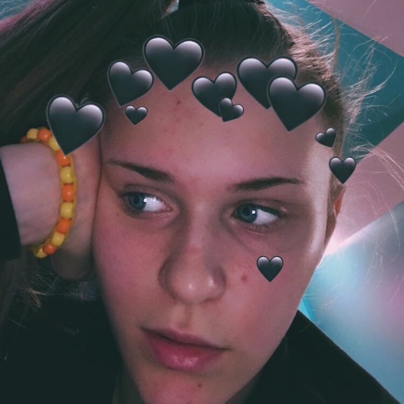 Meet your Posher, Julie - Picture 1 of 1